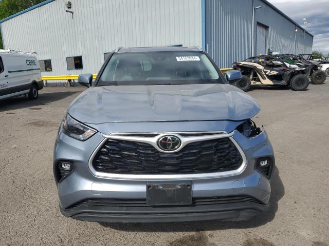 5TDGZRBH7NS179623 - 2022 TOYOTA HIGHLANDER XLE BLUE photo 5