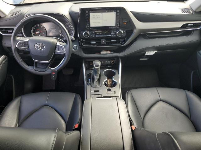 5TDGZRBH7NS179623 - 2022 TOYOTA HIGHLANDER XLE BLUE photo 8