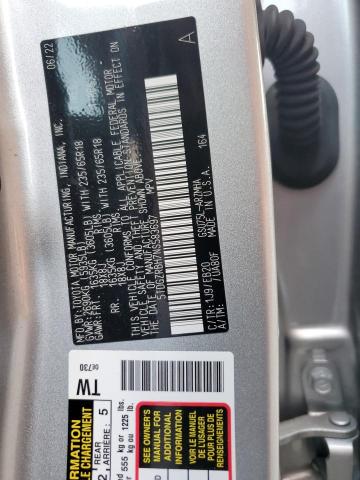 5TDGZRBH7NS583697 - 2022 TOYOTA HIGHLANDER XLE SILVER photo 14