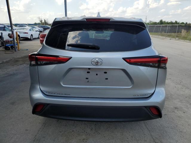 5TDGZRBH7NS583697 - 2022 TOYOTA HIGHLANDER XLE SILVER photo 6