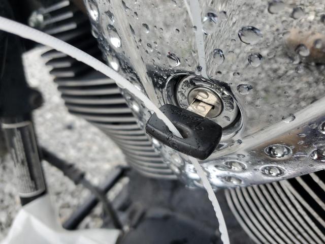 5VPCB16D953007253 - 2005 VICTORY MOTORCYCLES KINGPIN 奶油色 照片 8