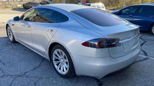 5YJSA1E2XHF182003 - 2017 TESLA MODEL S Gümüş foto 3