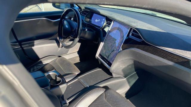 5YJSA1E2XHF182003 - 2017 TESLA MODEL S Gümüş foto 5