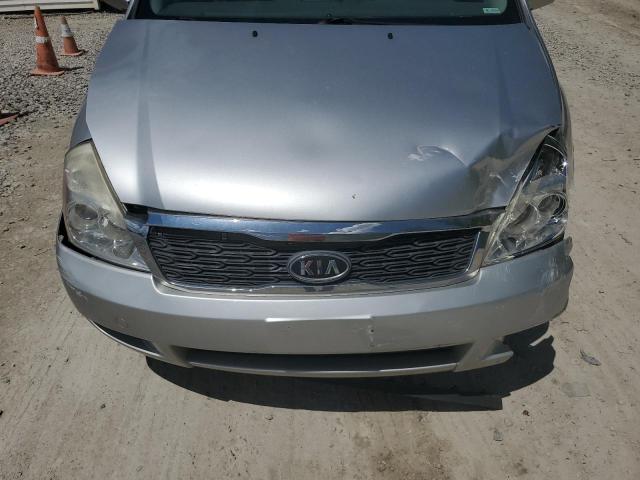 KNDMG4C79C6457629 - 2012 KIA SEDONA LX SILVER photo 12