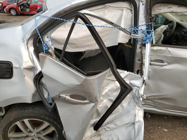 3VW2K7AJ8DM309279 - 2013 VOLKSWAGEN JETTA BASE Argent photo 10