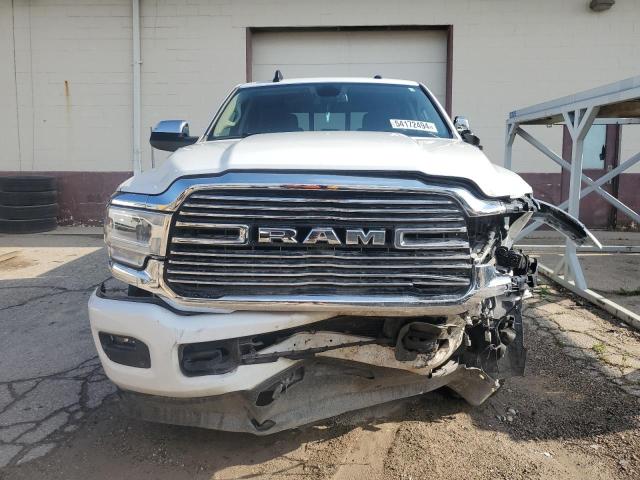 3C6UR5FL3NG438916 - 2022 RAM 2500 LARAMIE WHITE photo 5