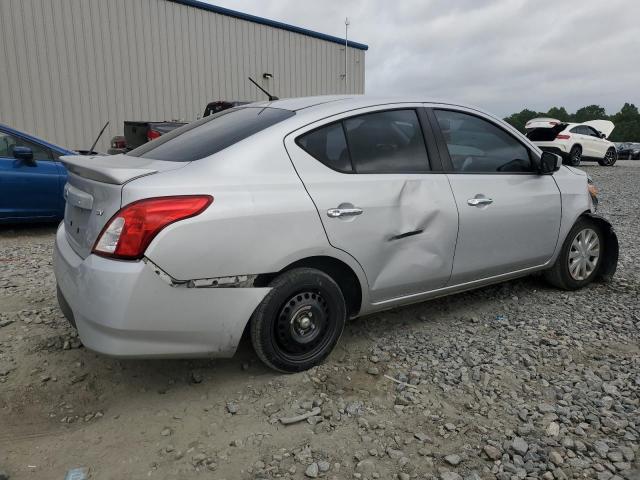 3N1CN7AP0JL844971 - 2018 NISSAN VERSA S SILVER photo 3