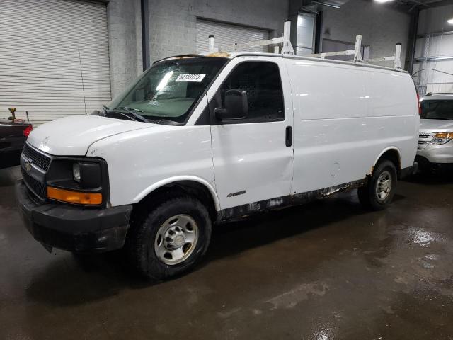 1GCGG25U051225571 - 2005 CHEVROLET EXPRESS G2 WHITE photo 1