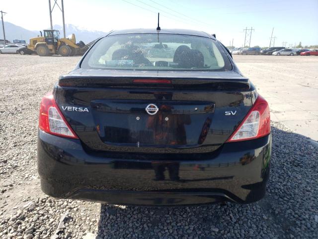 3N1CN7AP7JL874114 - 2018 NISSAN VERSA S BLACK photo 6