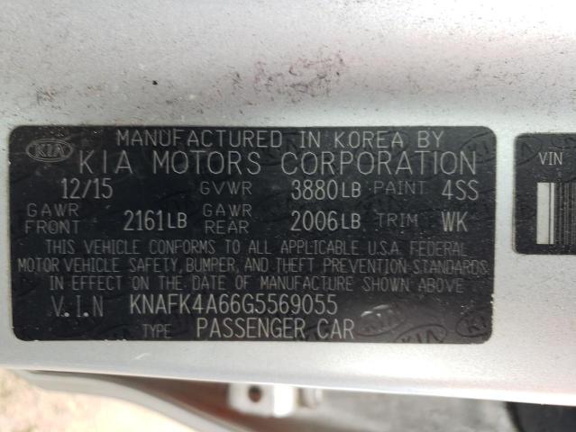 KNAFK4A66G5569055 - 2016 KIA FORTE LX SILVER photo 12