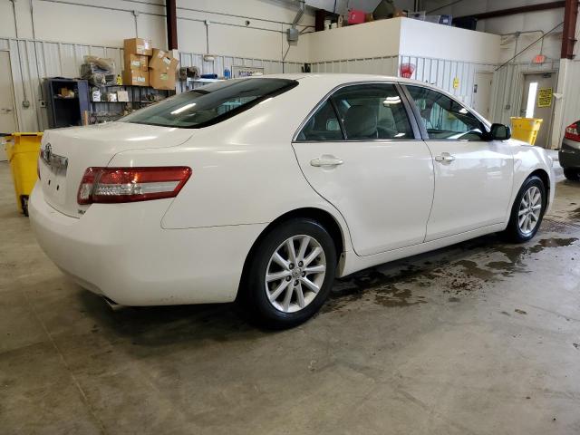 4T1BK3EK4BU609842 - 2011 TOYOTA CAMRY SE WHITE photo 3