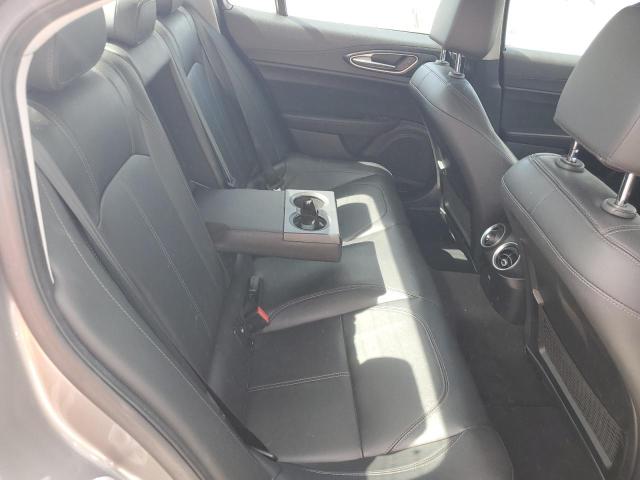 ZARFAEDN3H7550764 - 2017 ALFA ROMEO GIULIA Q4 银色 照片 10