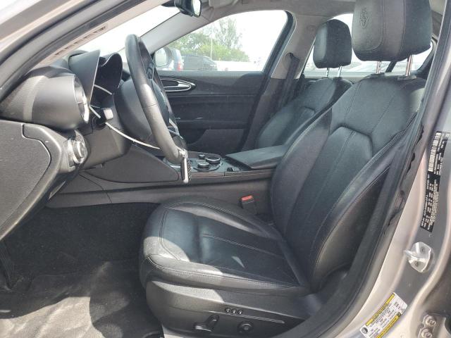 ZARFAEDN3H7550764 - 2017 ALFA ROMEO GIULIA Q4 银色 照片 7