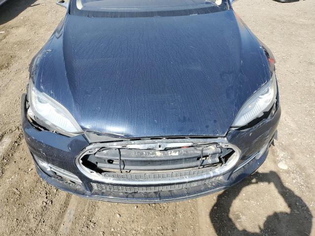 5YJSA1H10EFP36874 - 2014 TESLA MODEL S ლურჯი ფოტო 11