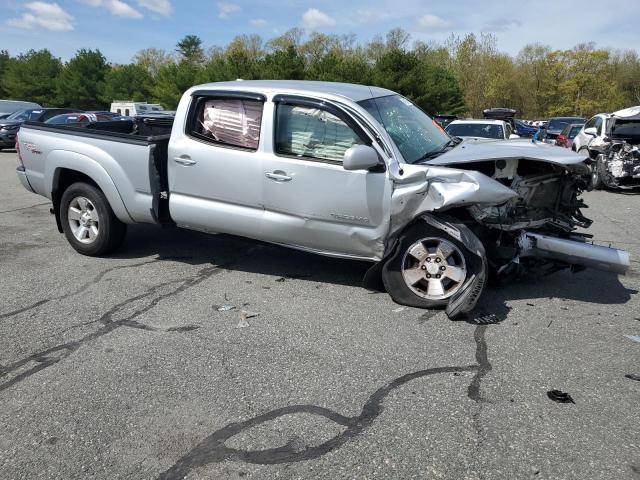 3TMMU52N79M010983 - 2009 TOYOTA TACOMA DOUBLE CAB LONG BED SILVER photo 4