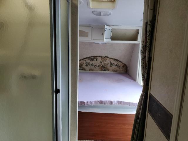 4YDT30R297S630412 - 2007 OUTB TRAVEL TRL WHITE photo 5