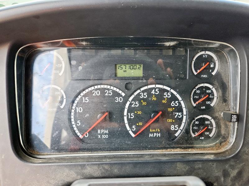 1FVACWDC06DW79065 - 2006 FREIGHTLINER M2 106 MEDIUM DUTY WHITE photo 9