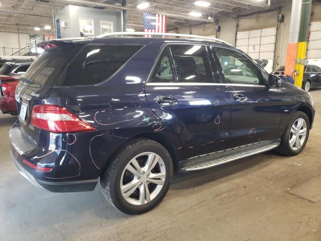 4JGDA5HB7CA027725 - 2012 MERCEDES-BENZ ML350 350 4MATIC BLUE photo 3