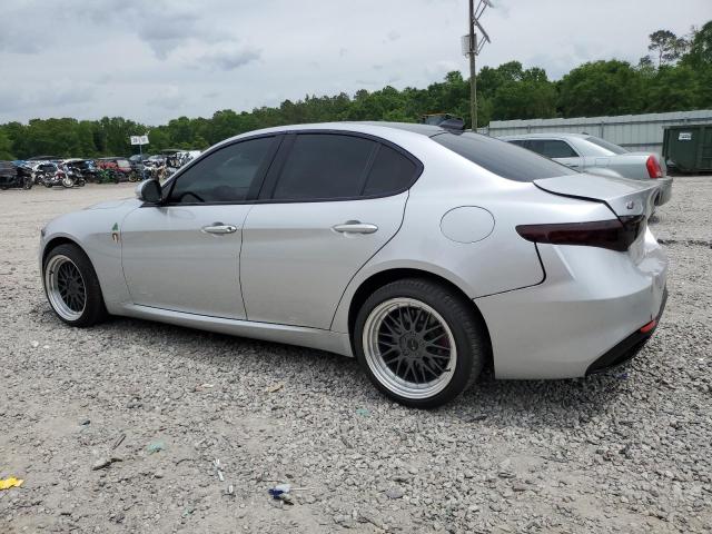 ZARFAEDN9H7547481 - 2017 ALFA ROMEO GIULIA Q4 银色 照片 2