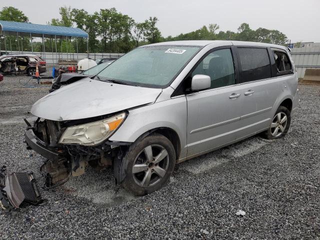 2010 VOLKSWAGEN ROUTAN SE, 
