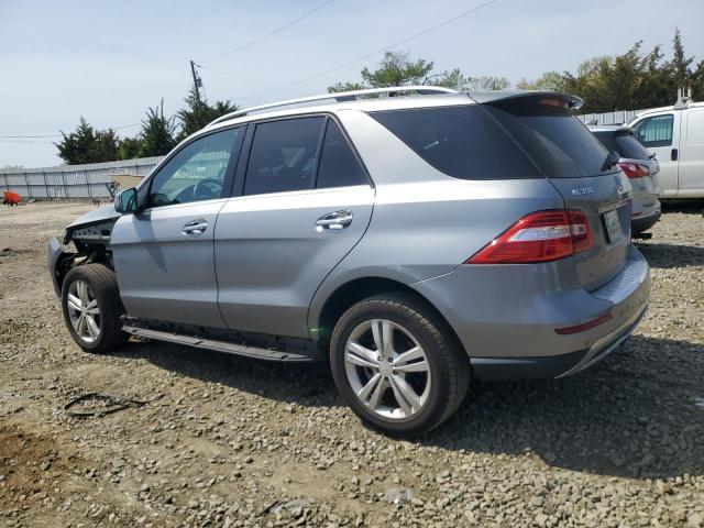 4JGDA5HB2DA242110 - 2013 MERCEDES-BENZ ML 350 4MATIC SILVER photo 2