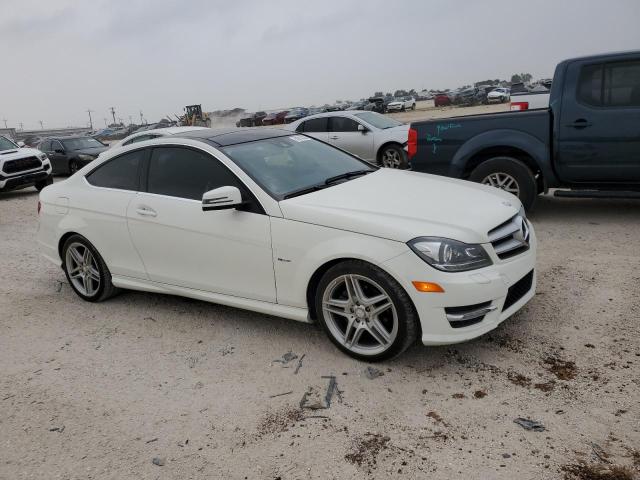 WDDGJ4HB3CF781550 - 2012 MERCEDES-BENZ C 250 WHITE photo 4