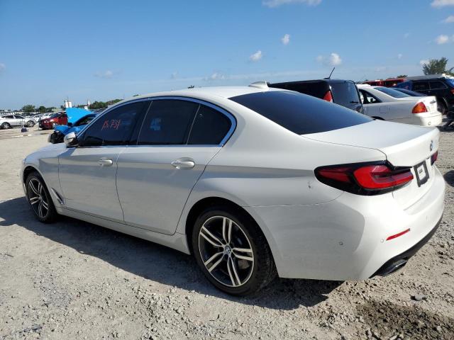 WBA53BJ09MCF19396 - 2021 BMW 540 I WHITE photo 2