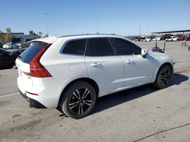 YV4A22RK4L1570156 - 2020 VOLVO XC60 T6 MOMENTUM WHITE photo 3