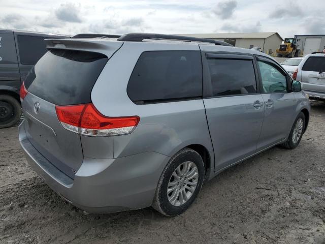 5TDYK3DCXCS278957 - 2012 TOYOTA SIENNA XLE Silber Foto 3