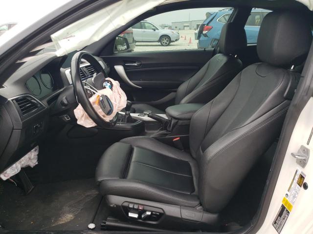 WBA2J5C57JVB28086 - 2018 BMW M240I Weiß Foto 7