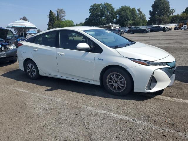 JTDKARFP4H3012192 - 2017 TOYOTA PRIUS PRIM WHITE photo 4