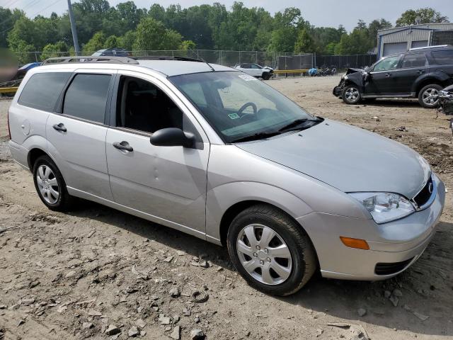 1FAFP36NX5W254156 - 2005 FORD FOCUS ZXW SILVER photo 4