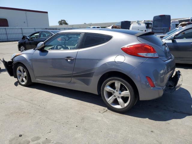 KMHTC6AD2DU117890 - 2013 HYUNDAI VELOSTER GRAY photo 2