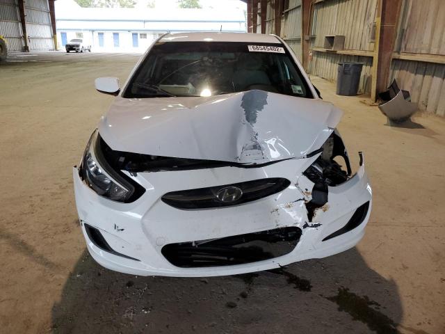 KMHCT4AE3GU073075 - 2016 HYUNDAI ACCENT SE WHITE photo 5