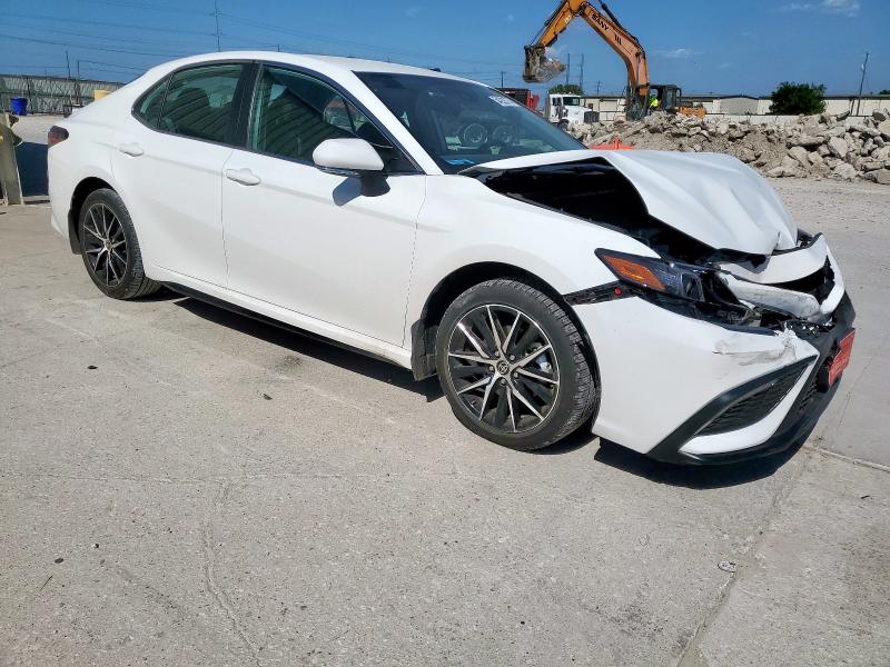 4T1G11AK9RU218912 - 2024 TOYOTA CAMRY SE NIGHT SHADE WHITE photo 4