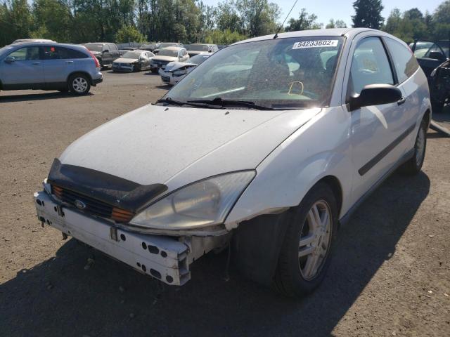 3FAFP31341R107821 - 2001 FORD FOCUS ZX3 WHITE photo 2