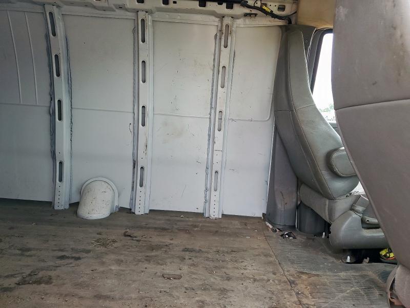 1GCZGHFG3H1147649 - 2017 CHEVROLET EXPRESS G3 WHITE photo 11