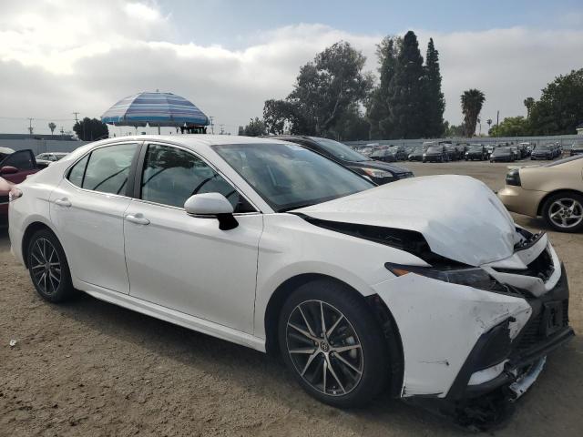 4T1G31AK7PU614635 - 2023 TOYOTA CAMRY SE NIGHT SHADE WHITE photo 4