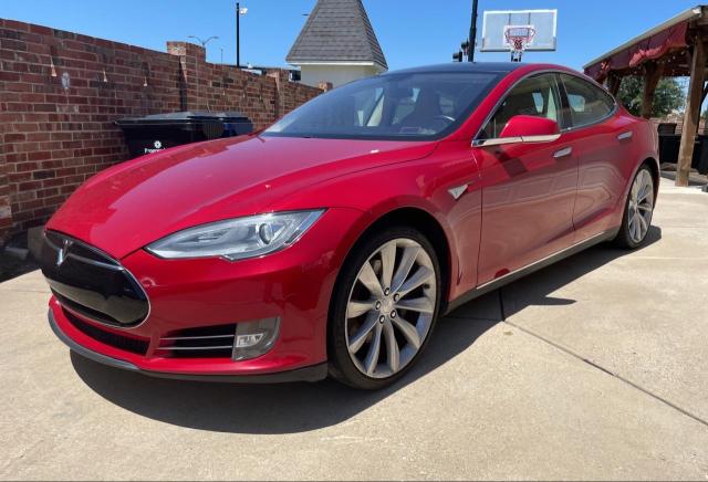 5YJSA1AG9DFP08925 - 2013 TESLA MODEL S RED photo 2