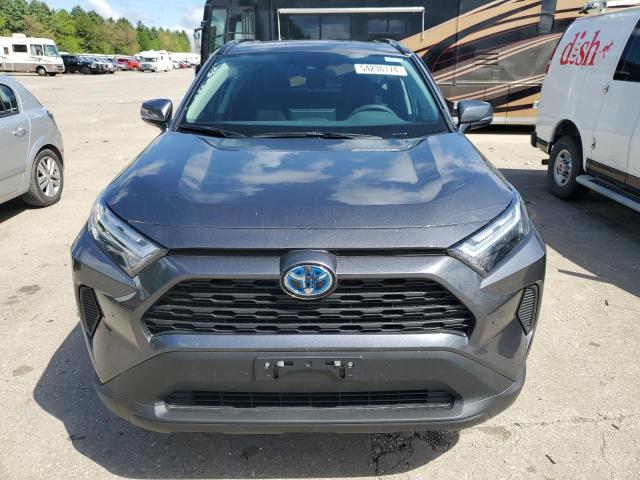 4T3RWRFV8RU120392 - 2024 TOYOTA RAV4 XLE GRAY photo 5