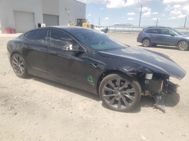 5YJSA1E26LF415612 - 2020 TESLA MODEL S შავი ფოტო 4
