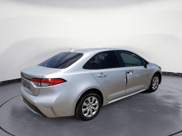 JTDEPMAE6MJ162136 - 2021 TOYOTA COROLLA LE SILVER photo 3