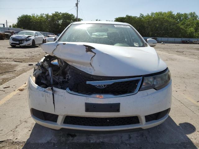 KNAFU4A28B5438340 - 2011 KIA FORTE EX WHITE photo 5