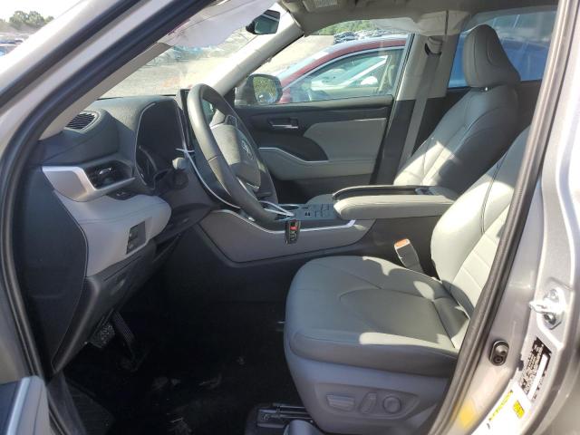 5TDGZRBH3NS590470 - 2022 TOYOTA HIGHLANDER XLE SILVER photo 7