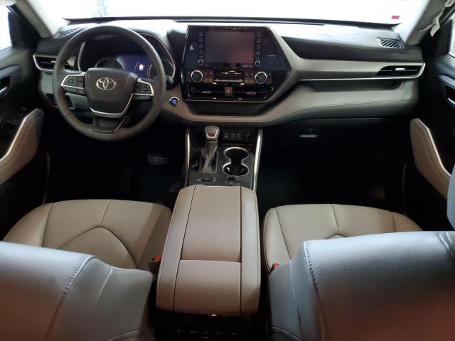 5TDGZRBH3NS590470 - 2022 TOYOTA HIGHLANDER XLE SILVER photo 8