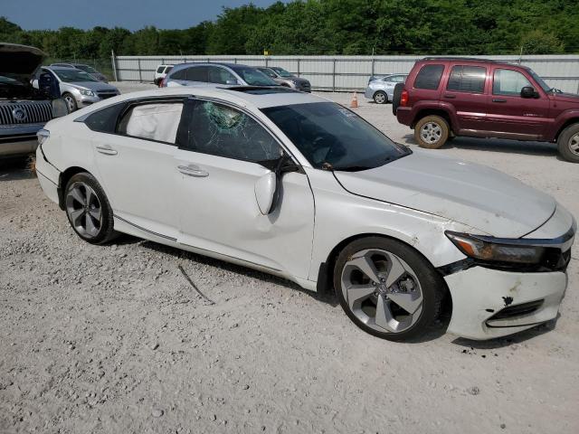 1HGCV2F90KA003950 - 2019 HONDA ACCORD TOURING WHITE photo 4