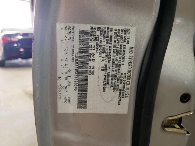 1LNHM81W32Y628546 - 2002 LINCOLN TOWN CAR EXECUTIVE Silber Foto 12