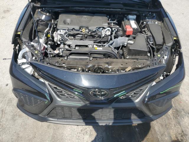 4T1G11AK8RU188978 - 2024 TOYOTA CAMRY SE NIGHT SHADE BLACK photo 11