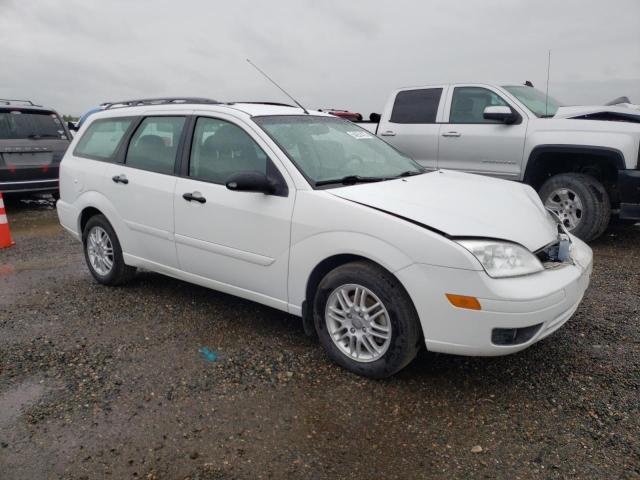 1FAFP36N45W225977 - 2005 FORD FOCUS ZXW WHITE photo 4