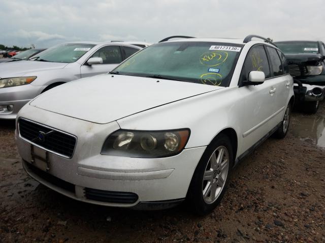 YV1MW382452055810 - 2005 VOLVO V50 2.4I WHITE photo 2